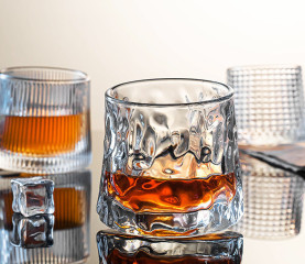 Bar Accessories swiveled whiskey glass cup